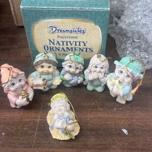 Dreamsicle nativity ornament set